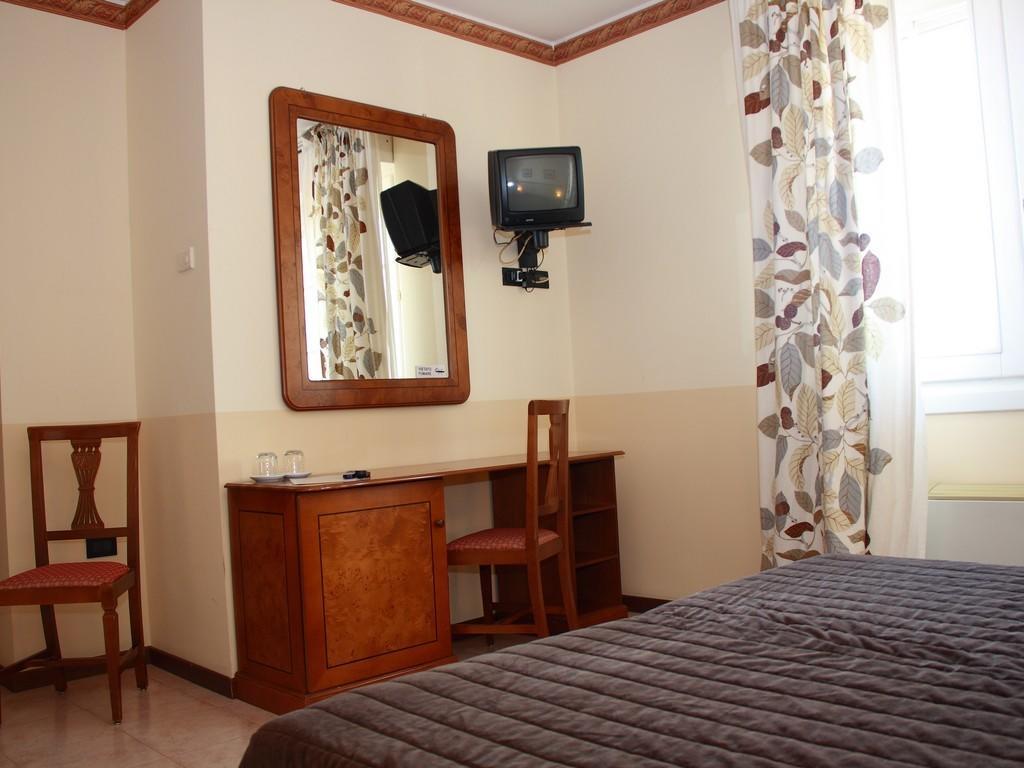 Hotel Tagliere D'Oro Paitone Room photo